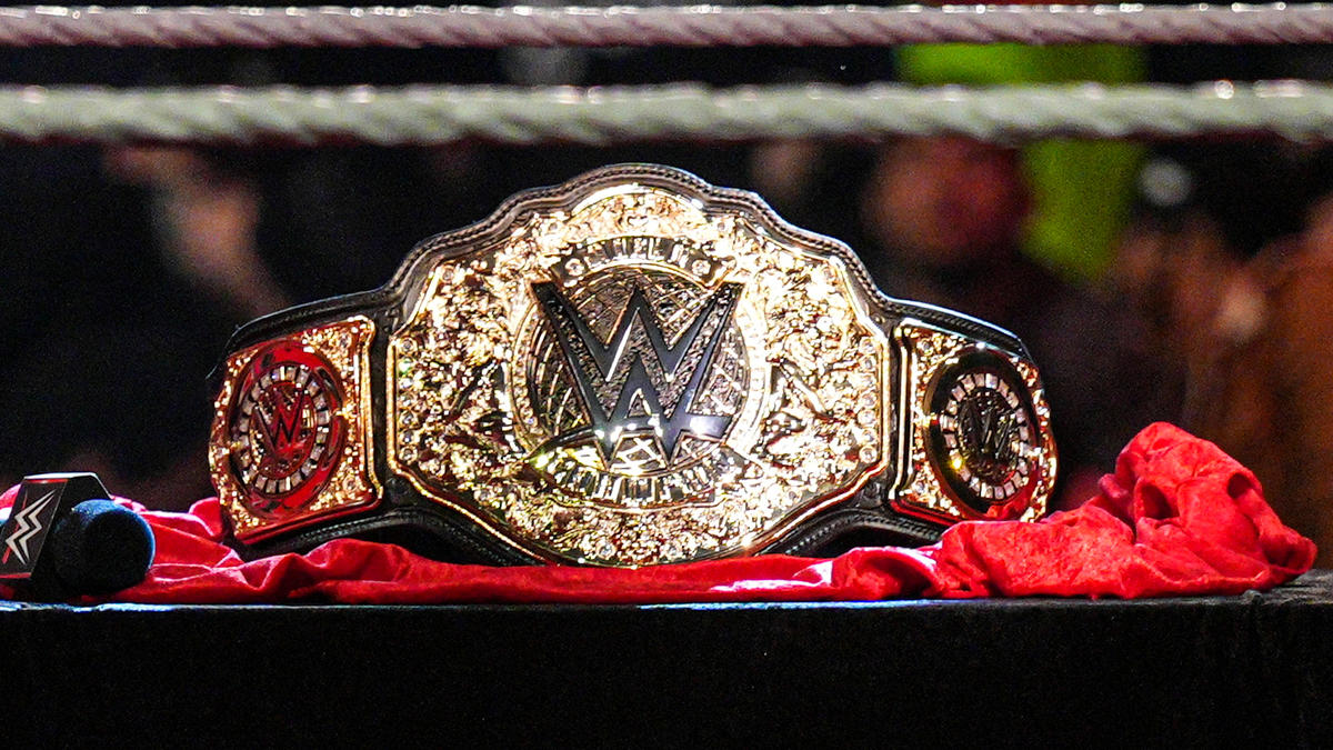 Трипл Эйч презентовал новый пояс Чемпиона WWE в тяжелом весе