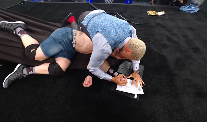 Произошел ли хил-терн Коди Роудса на SmackDown перед его матчем с Джоном Синой на SummerSlam?
