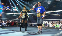 WWE не могут решить, какой будет результаты в матче между Джоном Синой