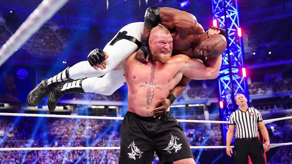 Брок Леснар возвращается, чтобы атаковать ведущих звезд на WWE Raw Is XXX